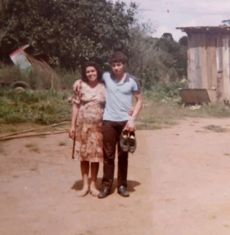 Dona Glácia ao lado do Sr. Paulo, inspiração para a fundação da ong, Instituto Glacia da Silva