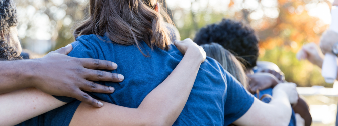 Diferença entre caridade, assistência social e impacto comunitário: entenda como cada ação transforma vidas